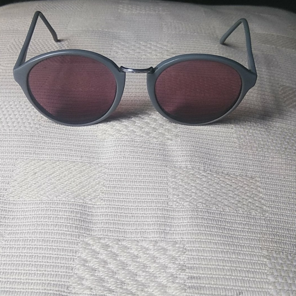 Vintage Designer Liz Claiborne sunglasses